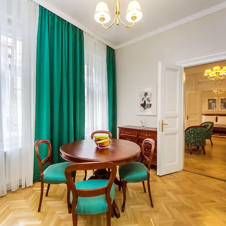 Manesova No.5 Apartment *